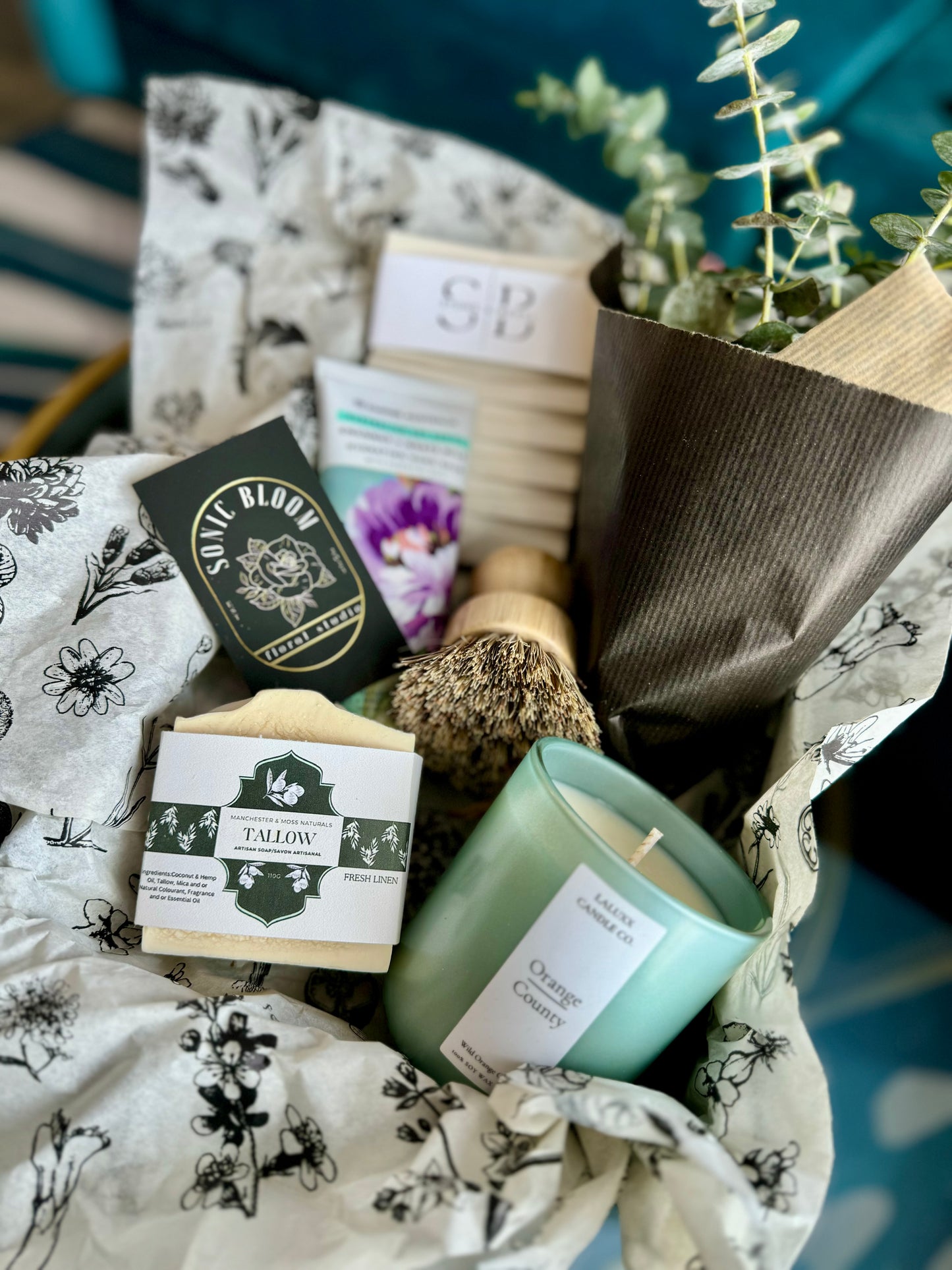 Lethbridge Gift Box Delivery Pick-up Refreshing candle soap brush lotion soap dish eucalyptus bundle