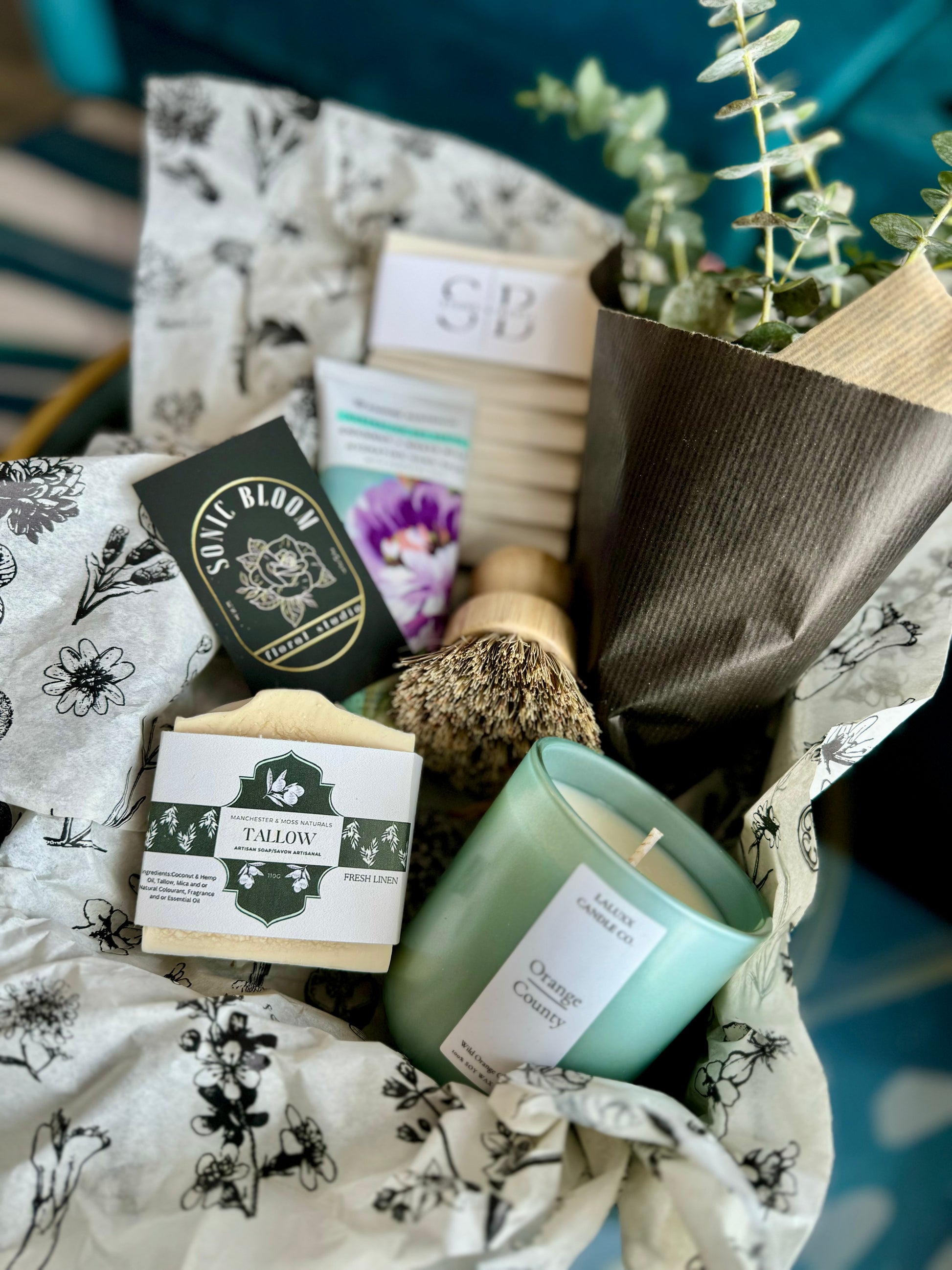 Lethbridge Gift Box Delivery Pick-up Refreshing candle soap brush lotion soap dish eucalyptus bundle