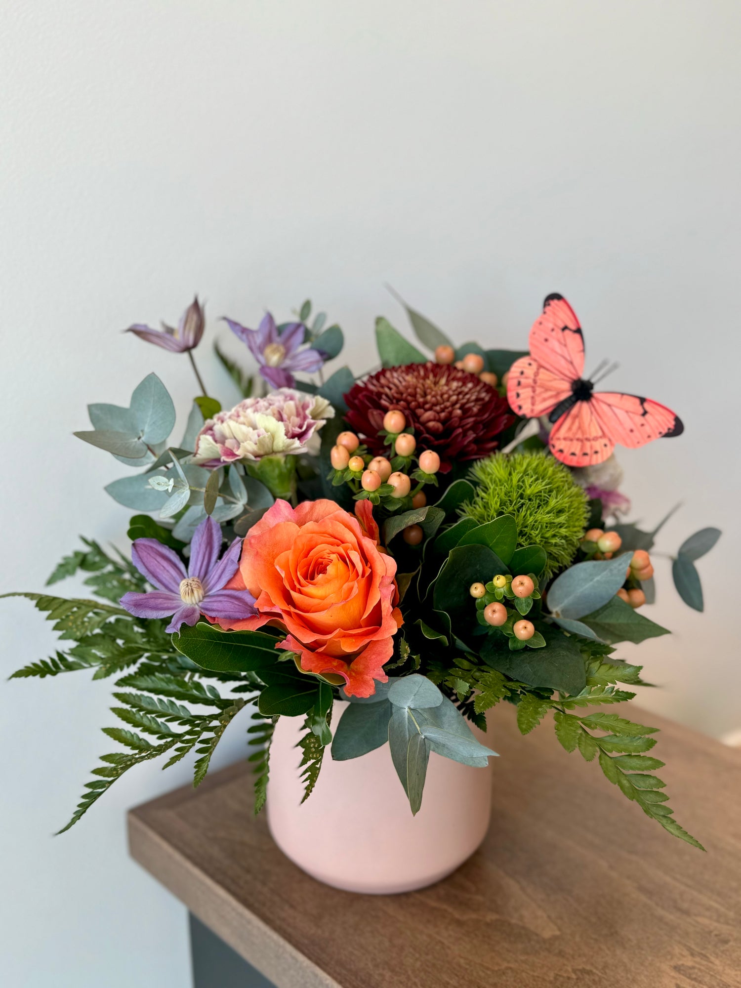 Lethbridge Flower Gift Bloom Rose Mum Carnation Butterfly Clematis  Delivery Pick-up